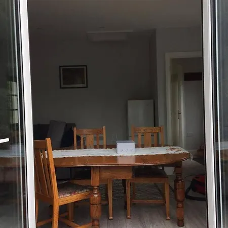 Daire Mews With Garden Views