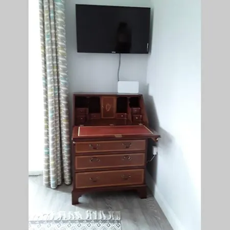 Mews With Garden Views Daire Carlow