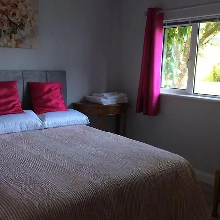 Mews With Garden Views *